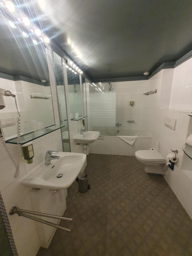 Hotel L'hotel By Du Chateau 3*