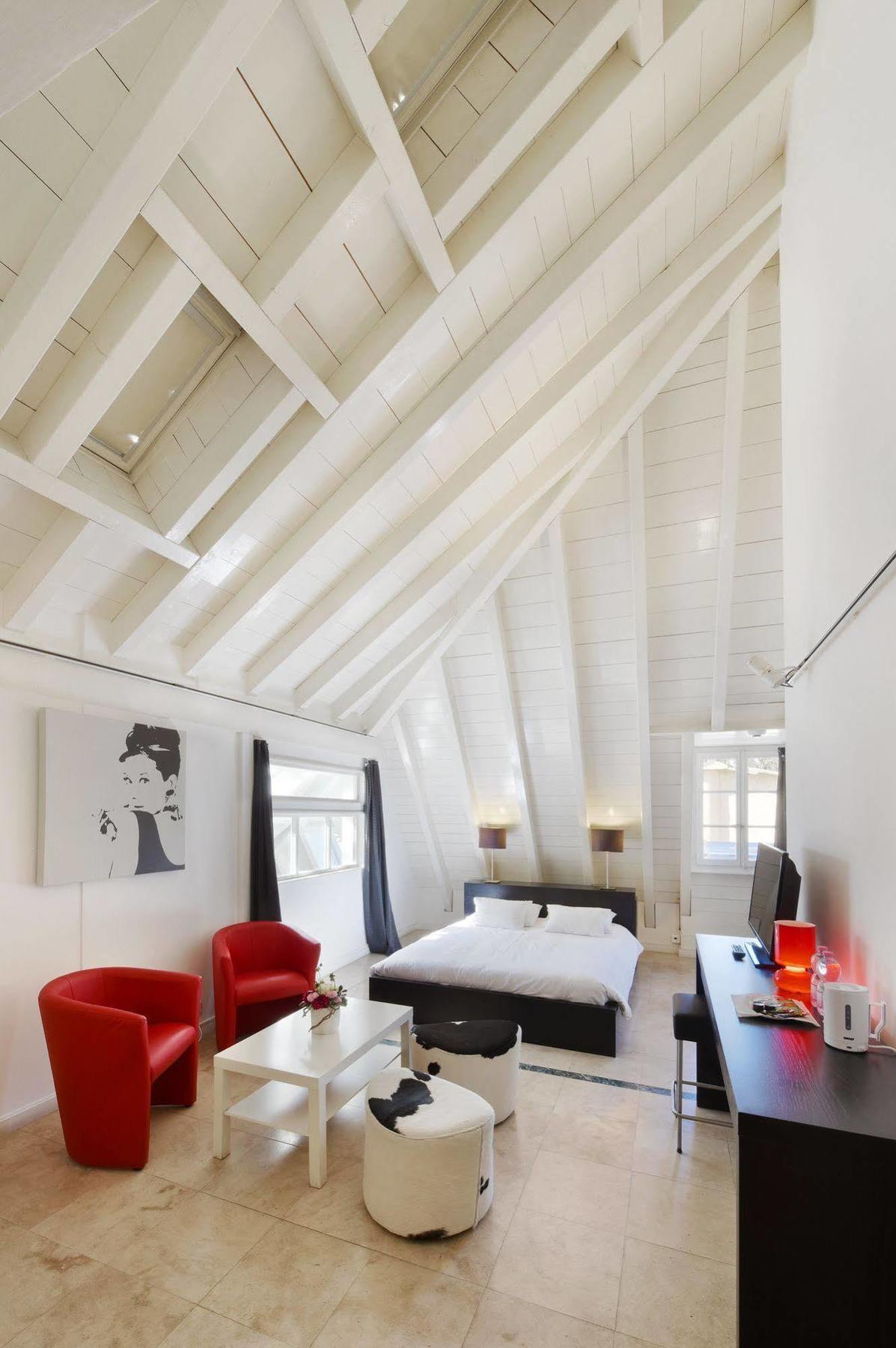 Hotel L'hotel By Du Chateau 3*
